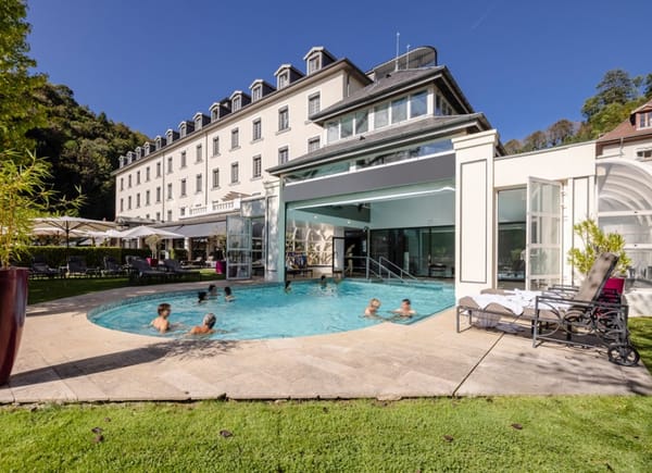 Grand Hôtel & Spa Uriage ****, Hôtel 4*, URIAGE-LES-BAINS, France